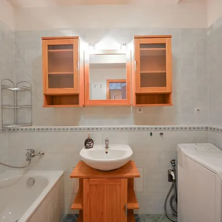Guestin 3room Family @ Podebradska Apartament *